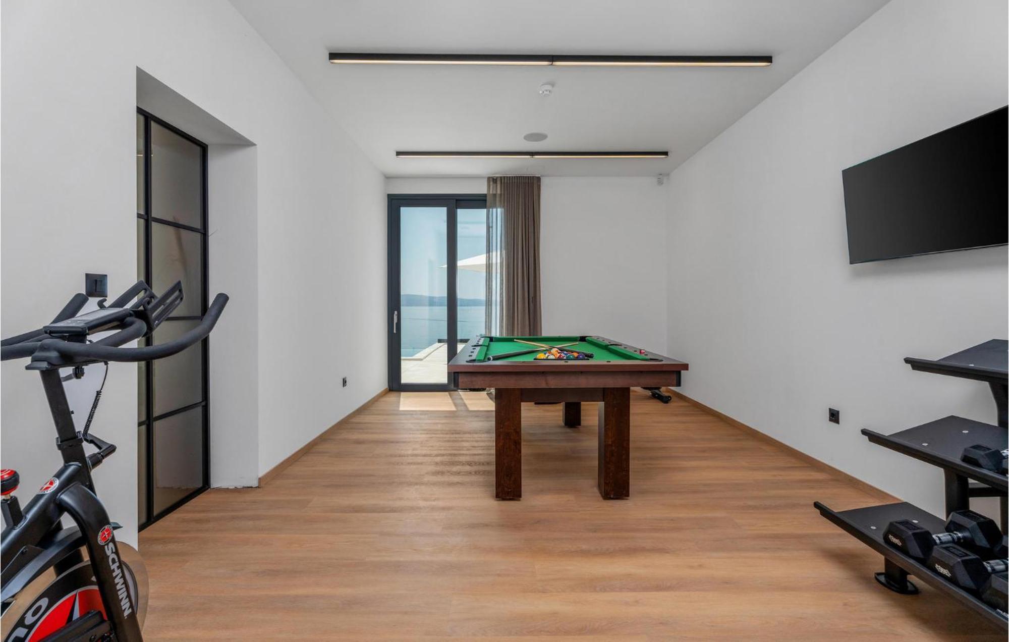 Beautiful Home In Omis With Kitchen Buitenkant foto