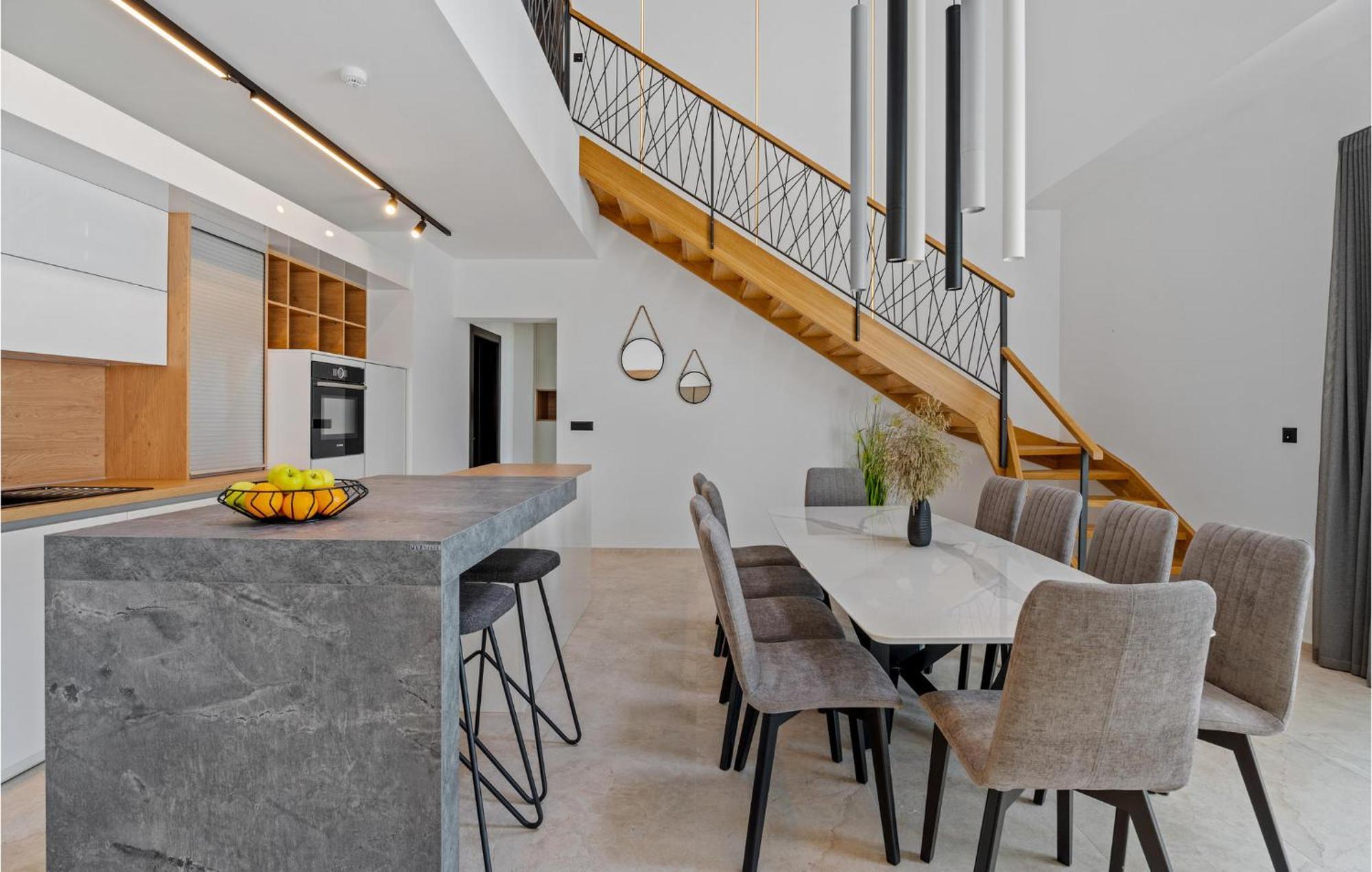 Beautiful Home In Omis With Kitchen Buitenkant foto