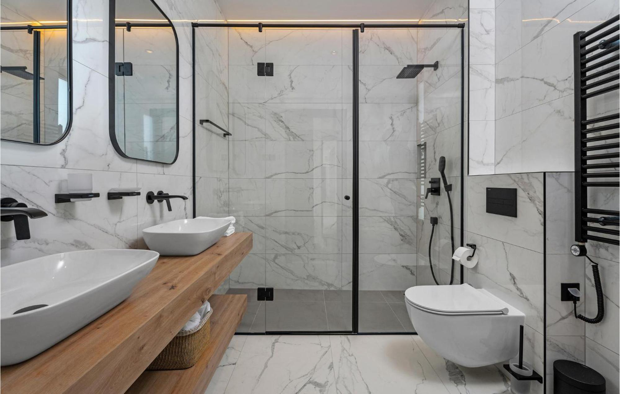 Beautiful Home In Omis With Kitchen Buitenkant foto