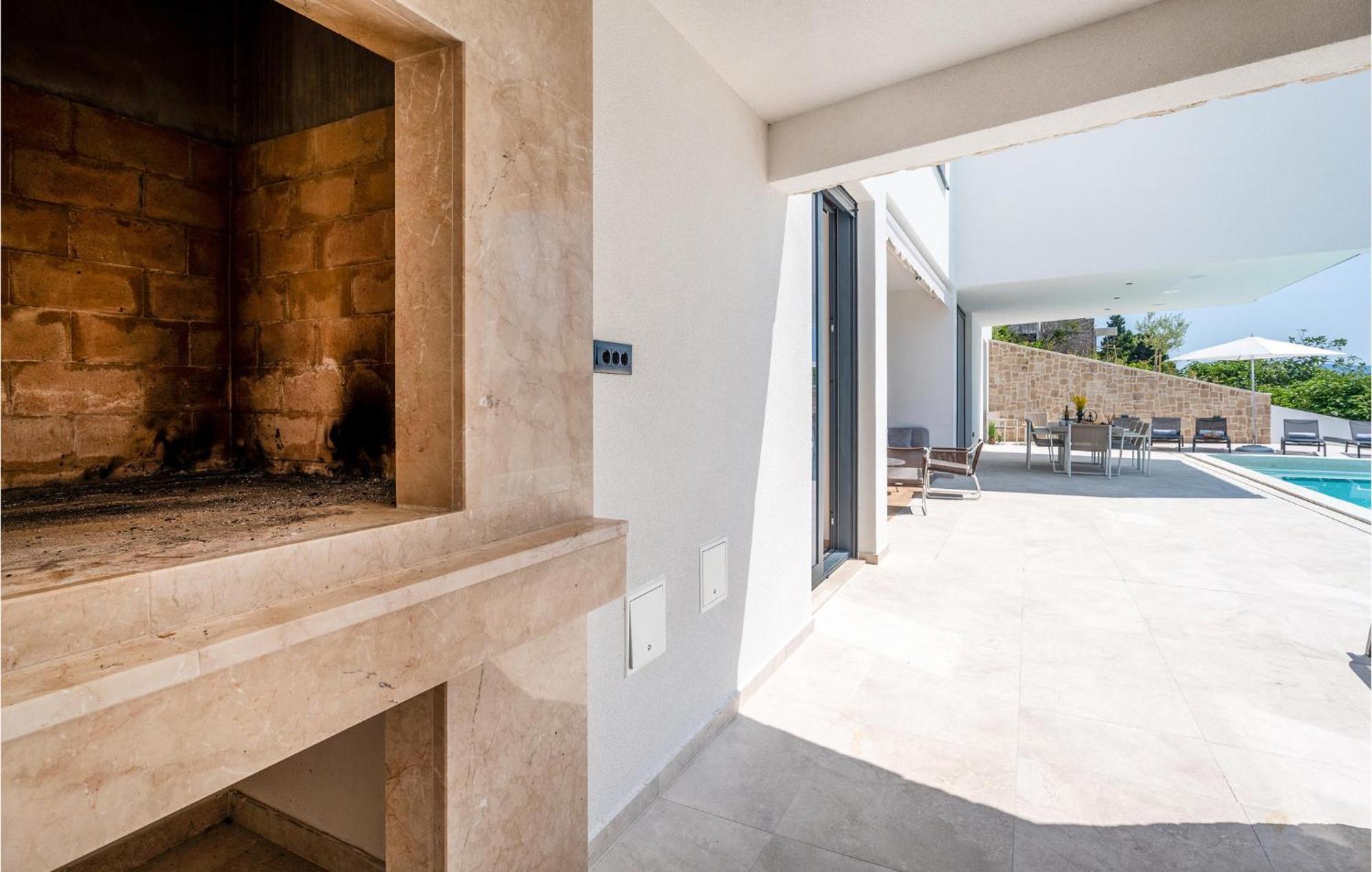 Beautiful Home In Omis With Kitchen Buitenkant foto