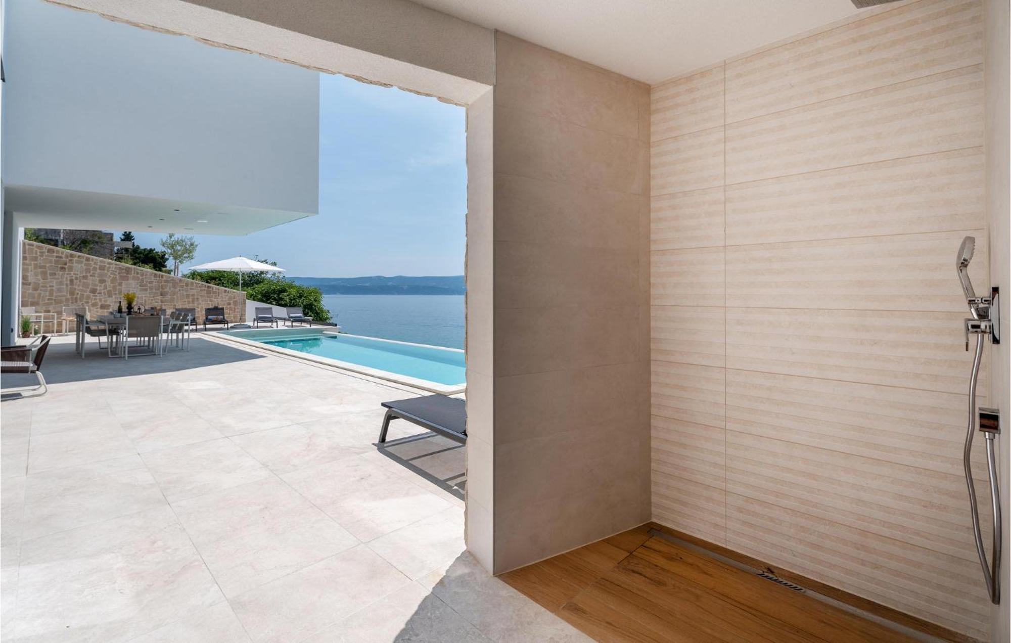 Beautiful Home In Omis With Kitchen Buitenkant foto
