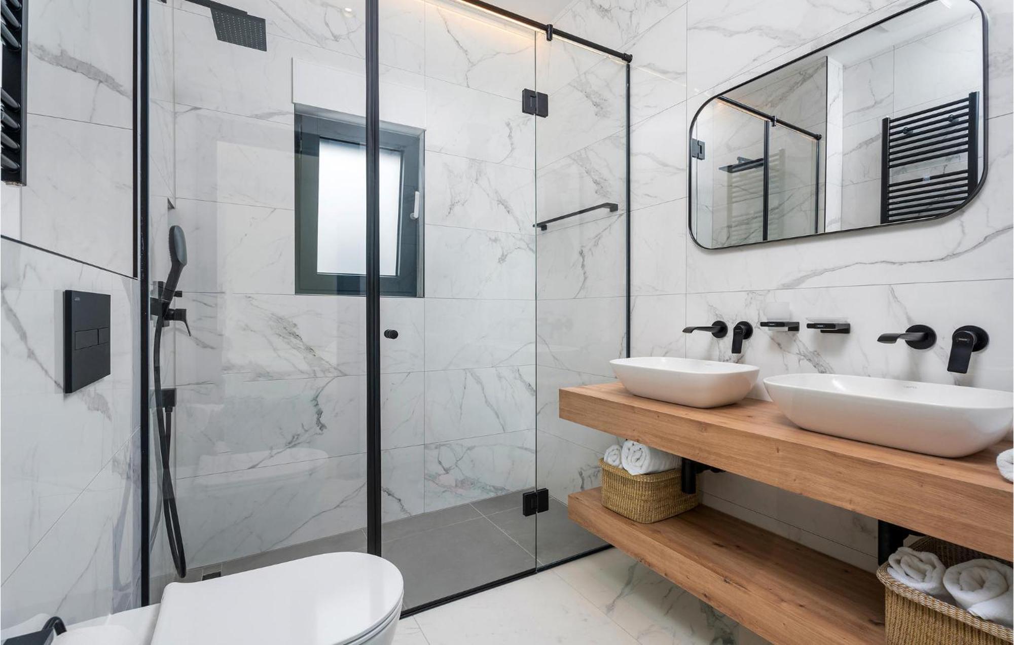 Beautiful Home In Omis With Kitchen Buitenkant foto